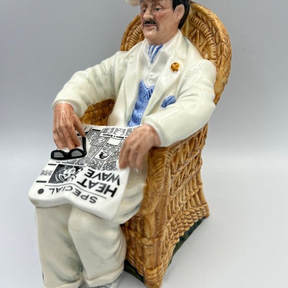 Royal Doulton figurine "taking things easy" White HN2680 - Picture 4 of 7